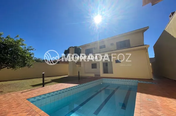 Sobrado com 06 quartos à venda no Jd. Lancaster