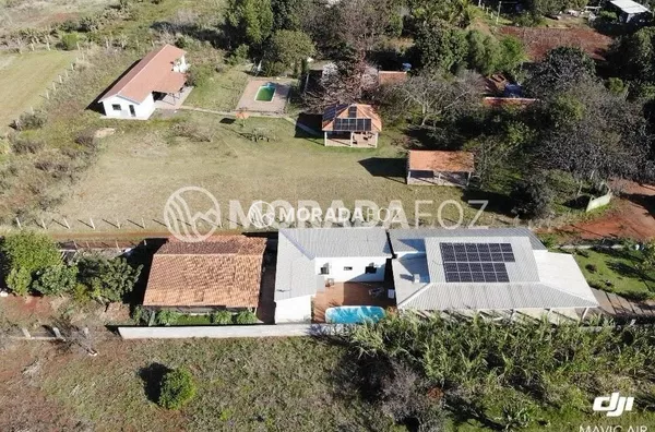Chácara com 02 casas semimobiliadas à venda no Alto da Boa Vista.