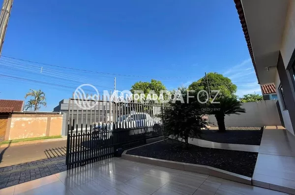Casa com 03 quartos à venda no Jd. Dona Fátima