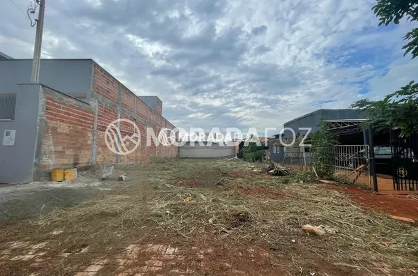 Terreno com 250m² à venda no Jd. Dom Miguel Osman