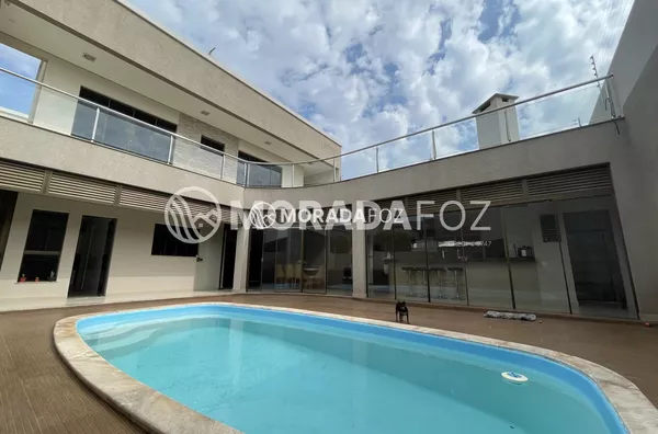 Sobrado com 03 quartos, semimobiliado, à venda no Jd. Laranjeiras