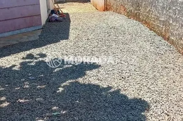 Casa com 02 quartos, à venda no Jd. das Palmeiras.