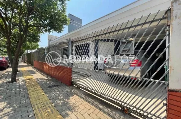 Casa semimobiliada, com 04 quartos à venda no Conjunto Libra