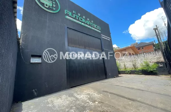 Barracão medindo 411m²  à venda  no Jd. Eliza II