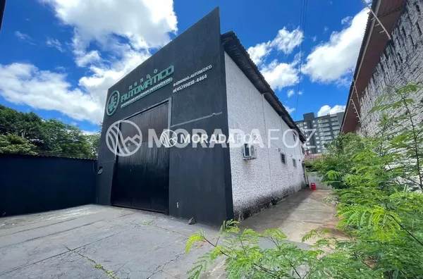Barracão medindo 411m²  à venda  no Jd. Eliza II