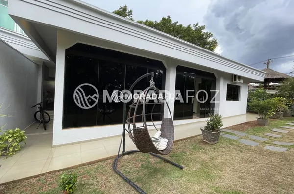 Casa com 02 suítes, piscina à venda no Jd. Três Bandeiras