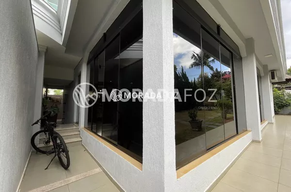 Casa com 02 suítes, piscina à venda no Jd. Três Bandeiras