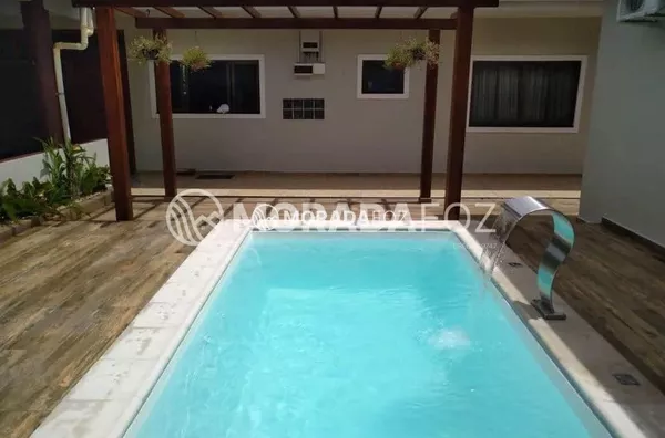 Casa com 04 quartos, semimobiliada, à venda no Jd. Bourbon 
