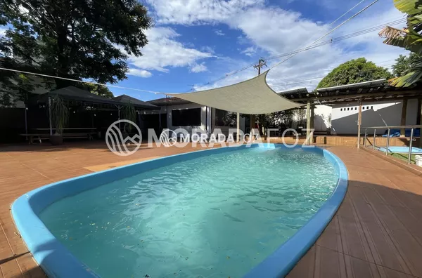 Casa com 02 suítes, piscina à venda no Jd. Três Bandeiras
