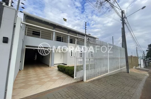 Sobrado com 05 quartos, semimobiliado à venda no Jd. Alice I