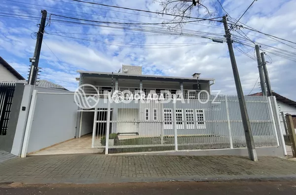 Sobrado com 05 quartos, semimobiliado à venda no Jd. Alice I