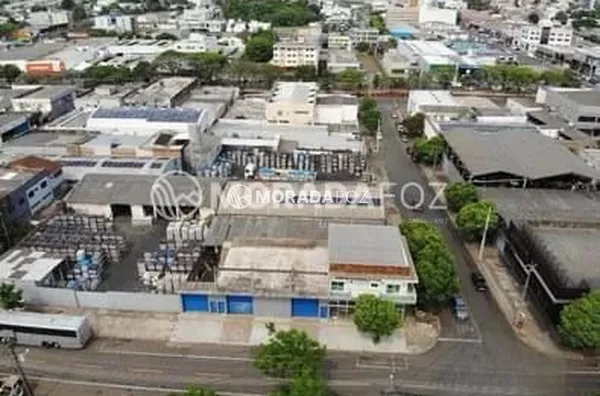 Salas comerciais, apartamento e barracão disponível à venda