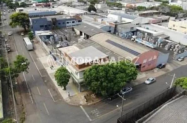 Salas comerciais, apartamento e barracão disponível à venda