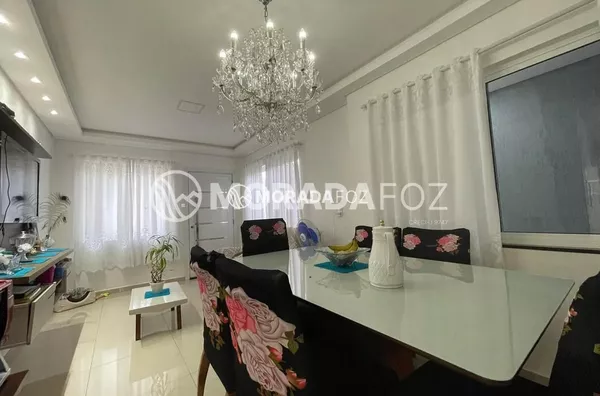 Sobrado com 03 quartos, semimobiliado, à venda no Jd. Curitibano