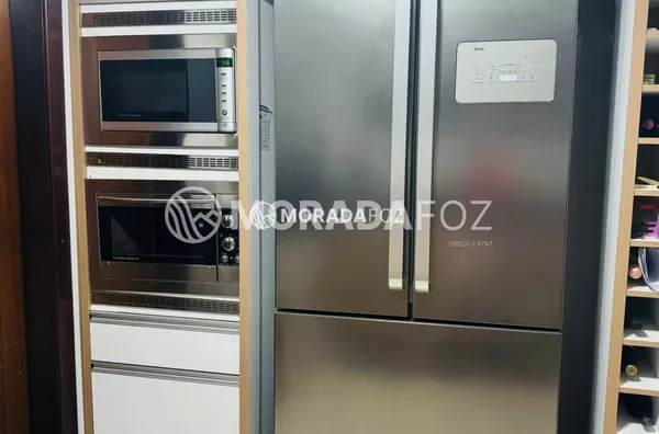 Sobrado com 04 quartos, semimobiliado na Vila Maracanã