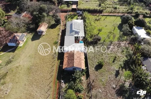 Chácara com 02 casas semimobiliadas à venda no Alto da Boa Vista.