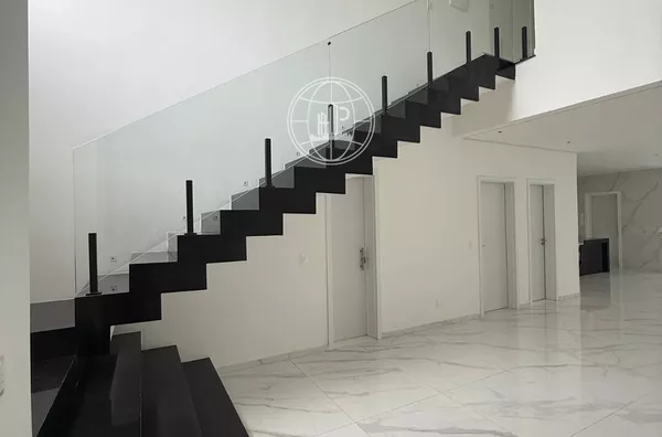 Casa na Cidade Alpha com 4 Suítes e Piscina | 271m² | R$ 2,2M