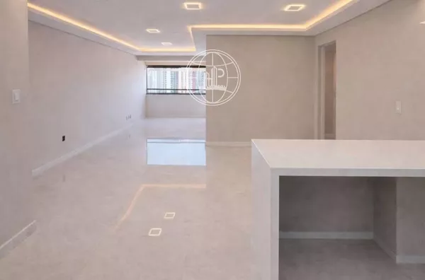 Apartamento 3 Suítes Reformado à Venda no Meireles | 106m² | Andar Alto | 2 Vagas | Oportunidade R$ 1.000.000