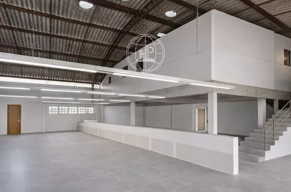  Prédio Comercial com Galpão | 1.620m² | Ponto já Validado para Empresas e Investidores 