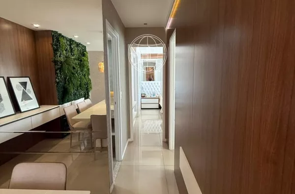  Meireles: Apartamento Mobiliado Porteira Fechada com 2 Suítes e 2 Vagas Próximo à Beira-Mar