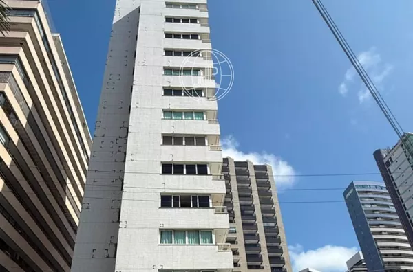 Apartamento à Venda no Meireles com Vista Mar, 2 Quartos, Porteira Fechada e Lazer Completo