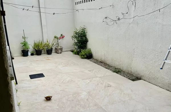 Casa à Venda na Maraponga - 3 Quartos, 2 Suítes e Casa Lateral Independente