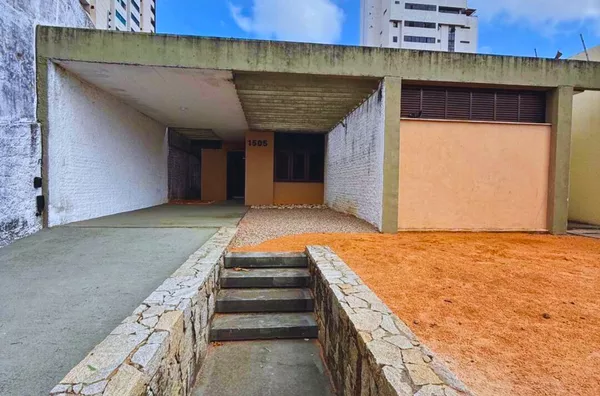 Casa Comercial 259 m² à Venda no Dionísio Torres – Fortaleza