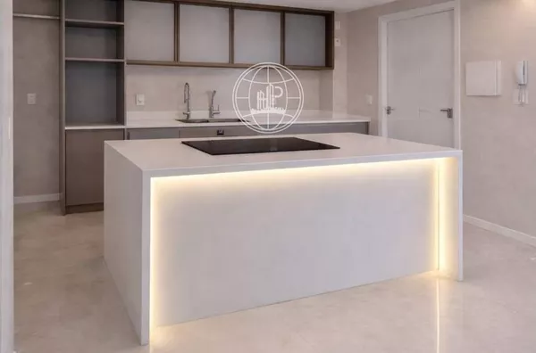 Apartamento 3 Suítes Reformado à Venda no Meireles | 106m² | Andar Alto | 2 Vagas | Oportunidade R$ 1.000.000