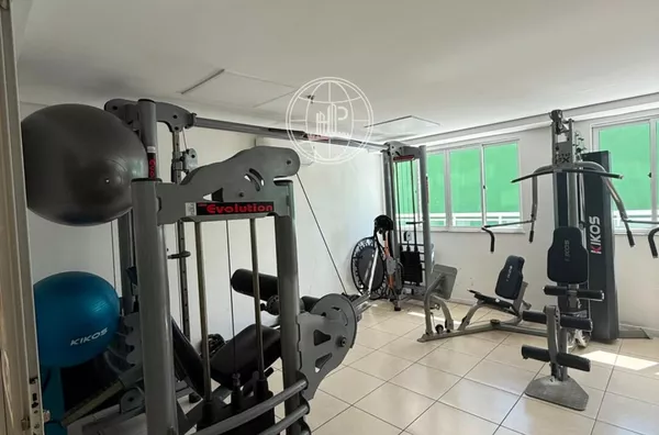 Apartamento à Venda no Meireles com Vista Mar, 2 Quartos, Porteira Fechada e Lazer Completo