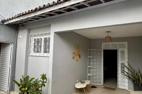 Casa à Venda na Maraponga - 3 Quartos, 2 Suítes e Casa Lateral Independente