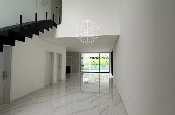 Casa na Cidade Alpha com 4 Suítes e Piscina | 271m² | R$ 2,2M