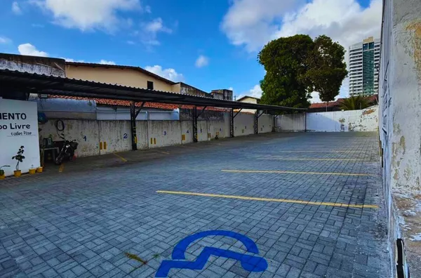 Imóvel Comercial de 462m² com Renda – Parque Araxá