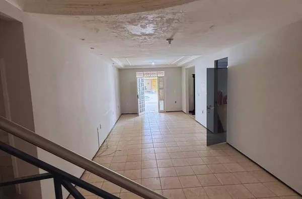 Casa Duplex com 255m2 à Venda no Luciano Cavalcante 