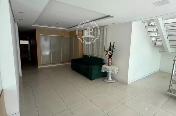 Apartamento à Venda no Meireles com Vista Mar, 2 Quartos, Porteira Fechada e Lazer Completo