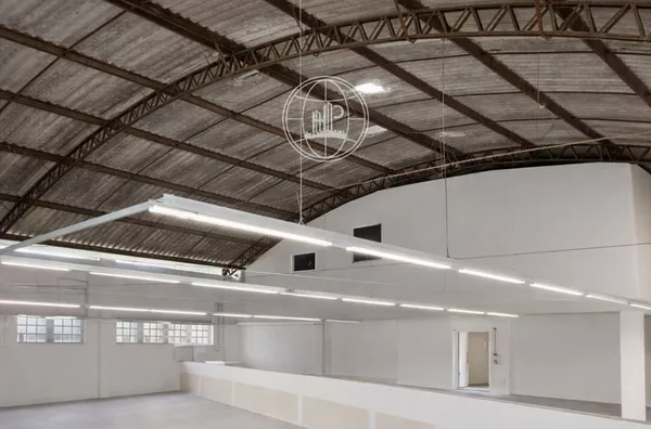  Prédio Comercial com Galpão | 1.620m² | Ponto já Validado para Empresas e Investidores 