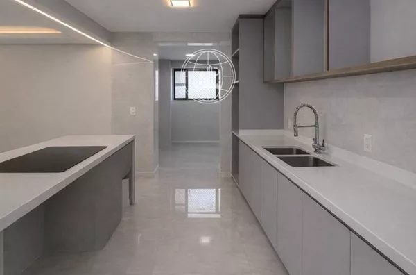 Apartamento 3 Suítes Reformado à Venda no Meireles | 106m² | Andar Alto | 2 Vagas | Oportunidade R$ 1.000.000