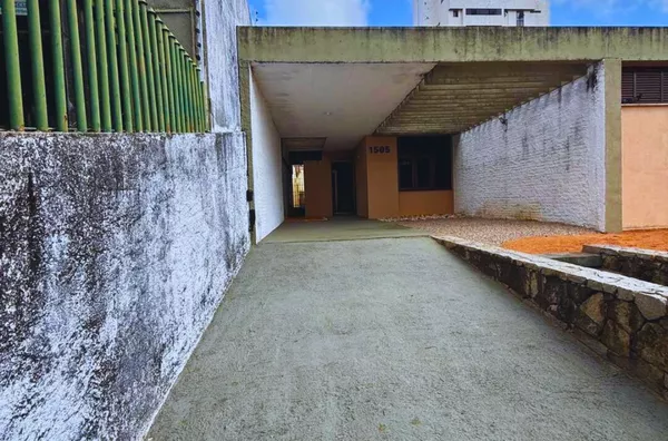 Casa Comercial 259 m² à Venda no Dionísio Torres – Fortaleza
