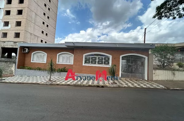 Casa para venda, 5 quarto(s),  Centro, Casa Branca