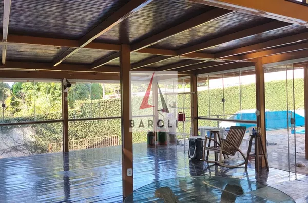 Área com aproximadamente 8.000 m² em Arniqueiras