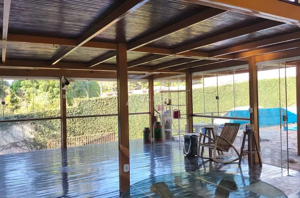 Área com aproximadamente 8.000 m² em Arniqueiras