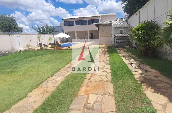 Sobrado com piscina e área gourmet 