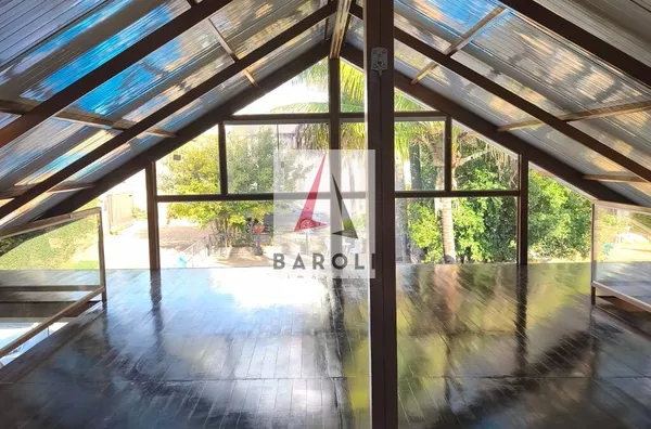 Área com aproximadamente 8.000 m² em Arniqueiras