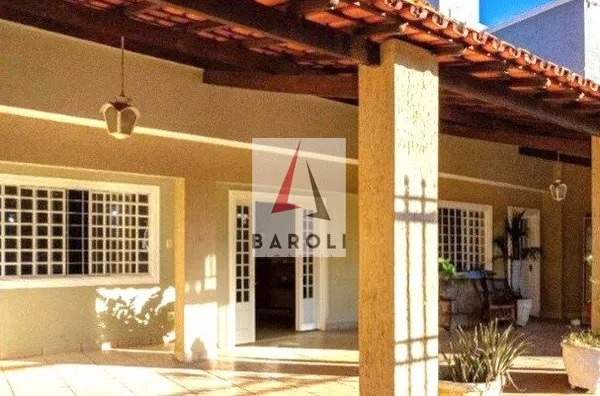 Casa térrea com 4 quartos e apartamento nos fundos à venda no Guará