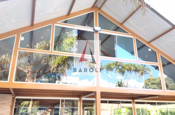 Área com aproximadamente 8.000 m² em Arniqueiras
