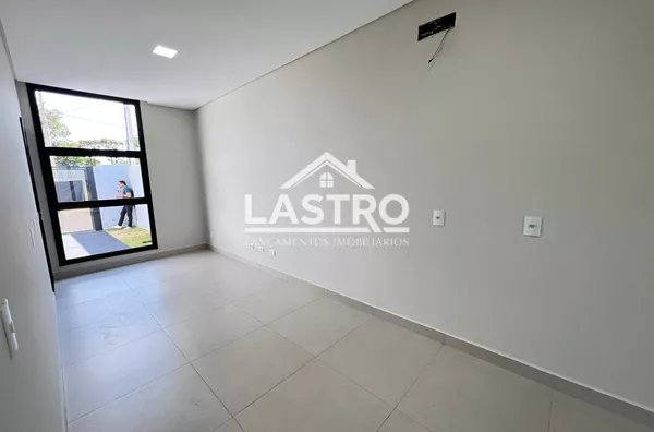 Casa pronta para morar, próximo a Av. Republica Argentina, região do Morumbi , 2 quarto(s), sendo 1 suíte, sala de estar/tv, banheiro social, área de serviço, sobra de terreno nos fundos   - Selecione - Bairro, Foz Do Iguaçu