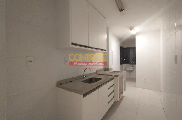 Cozinha com armários