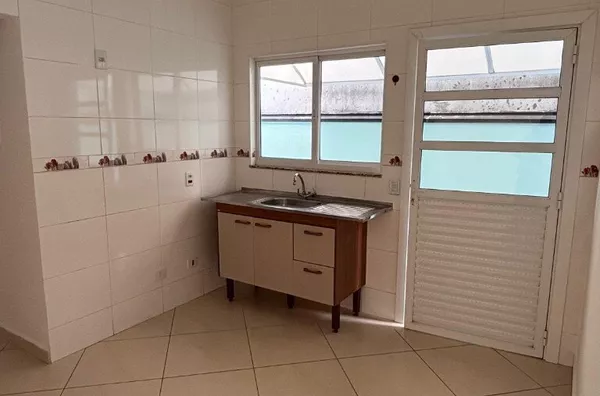 Casa para aluguel, 2 quarto(s),  Loteamento Residencial E Comercial Alessandra, Pindamonhangaba