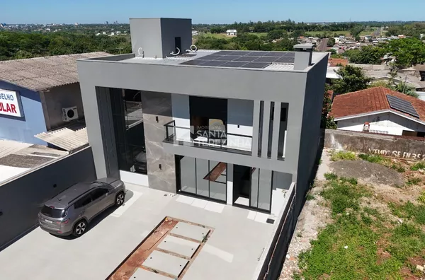 Sobrado para venda com 3 suítes em Foz Do Iguaçu