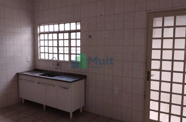 Casa com 3 quartos, sendo 1 suíte para aluguel,  Jardim Anhanguera, Ribeirão Preto