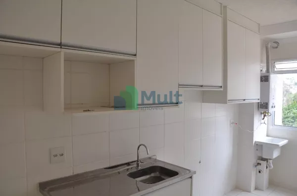 Apartamento em ótima localização na Av Caramuru com 55m² de área útil.